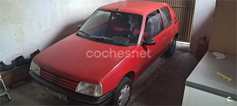 PEUGEOT 205