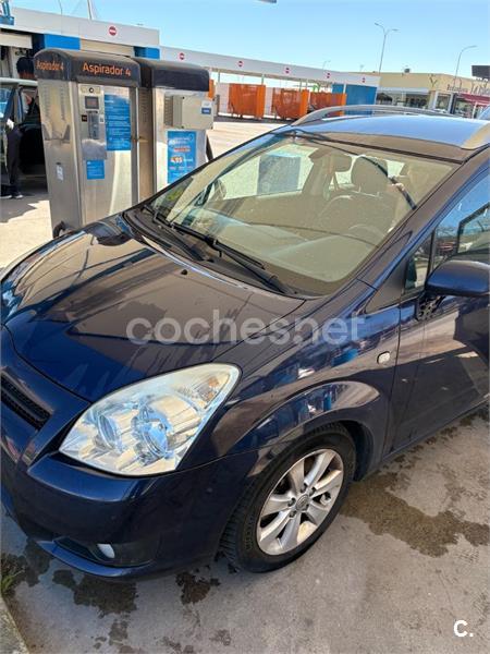 TOYOTA Corolla Verso