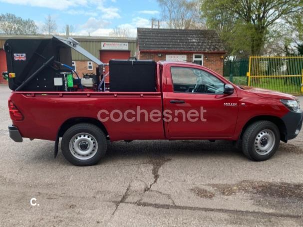 TOYOTA Hilux 2.4 D4D Cabina Sencilla GX