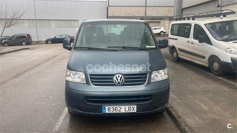 VOLKSWAGEN Multivan