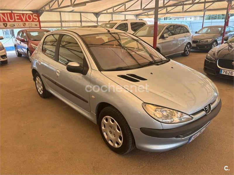 PEUGEOT 206