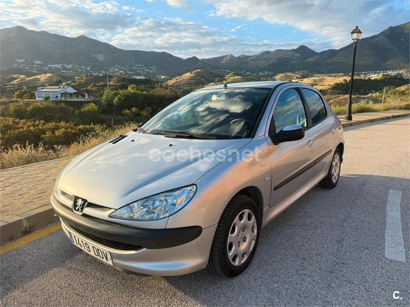 PEUGEOT 206
