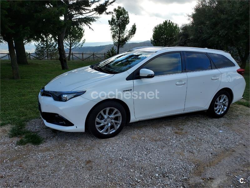 TOYOTA Auris Hybrid Active Touring Sports