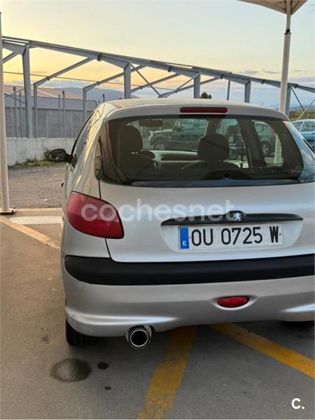 PEUGEOT 206