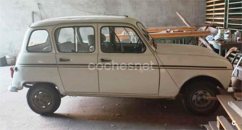 RENAULT R4