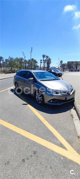 TOYOTA Auris Hybrid Active Touring Sports