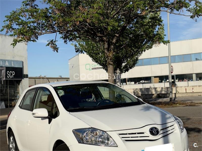 TOYOTA Auris 2.0 D4D Advance