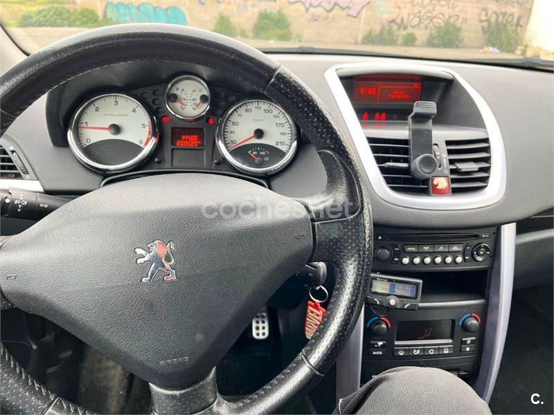 PEUGEOT 207