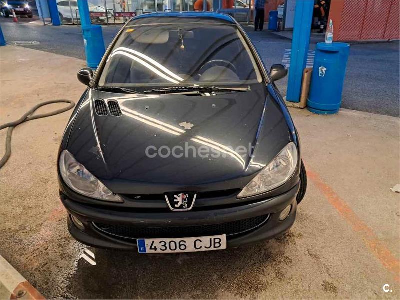 PEUGEOT 206