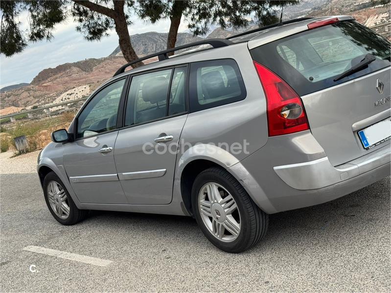 RENAULT Megane GRAND TOUR CONFORT AUTHENTIQUE 2.0 16v