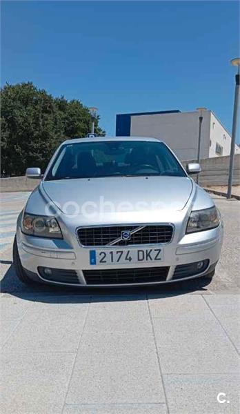 VOLVO S40