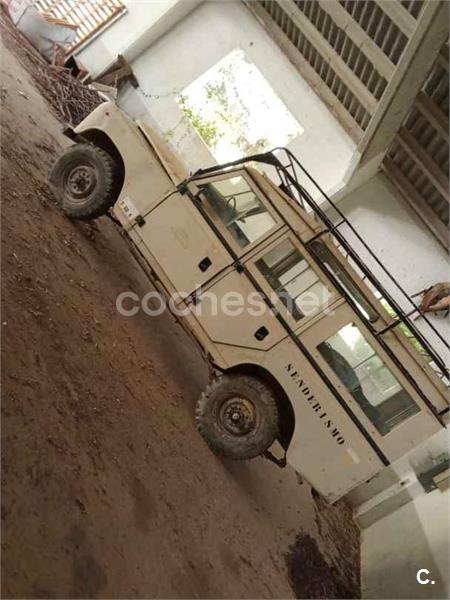 LAND-ROVER Defender