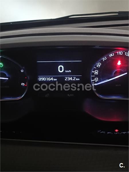 PEUGEOT 208 GTLine 1.6L BlueHDi 100