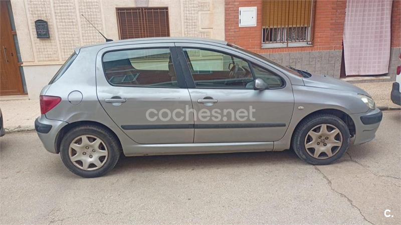 PEUGEOT 307