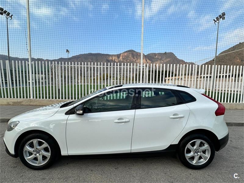 VOLVO V40 Cross Country 2.0 D3 Summum