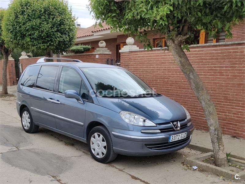 PEUGEOT 807 Confort 2.0i 143