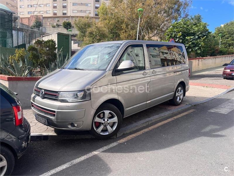 VOLKSWAGEN Multivan