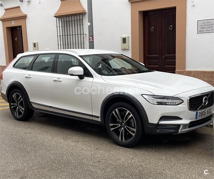 VOLVO V90 Cross Country 2.0 D4 AWD Auto