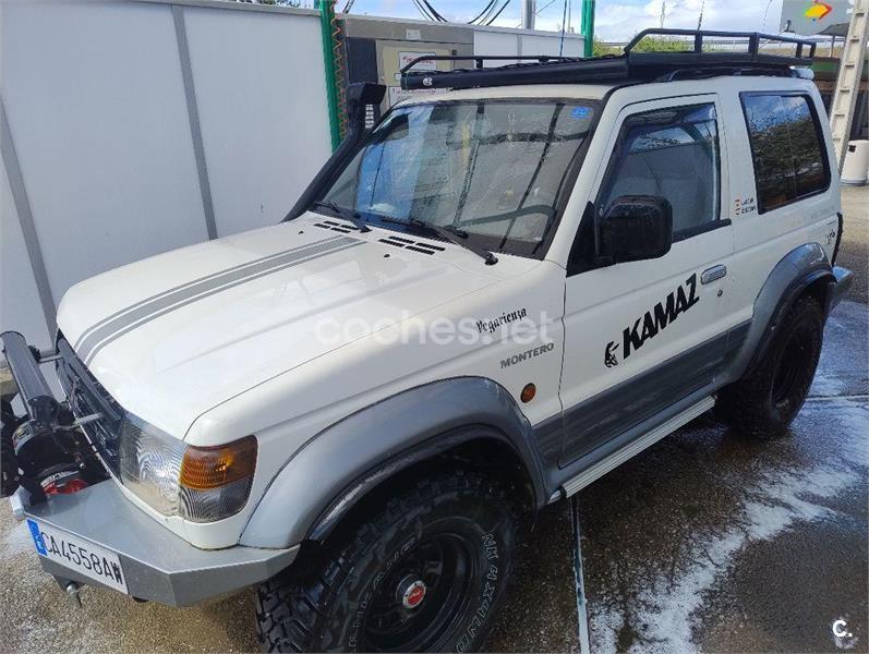 MITSUBISHI Montero