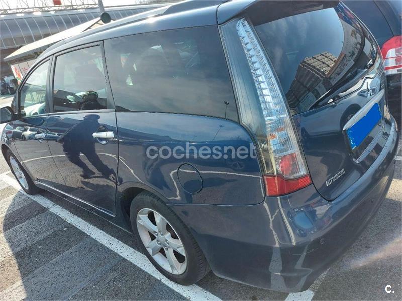 MITSUBISHI Grandis