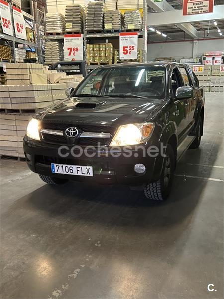TOYOTA Hilux 3.0 D4D Doble Cabina VX 4x4