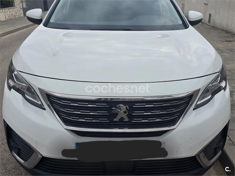 PEUGEOT 5008 Allure 1.2 PureTech 130 SS