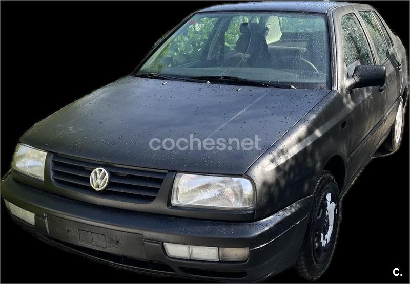 VOLKSWAGEN Vento