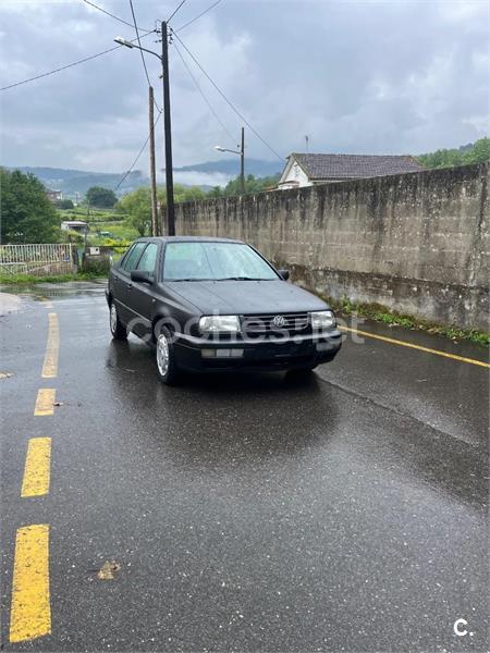 VOLKSWAGEN Vento