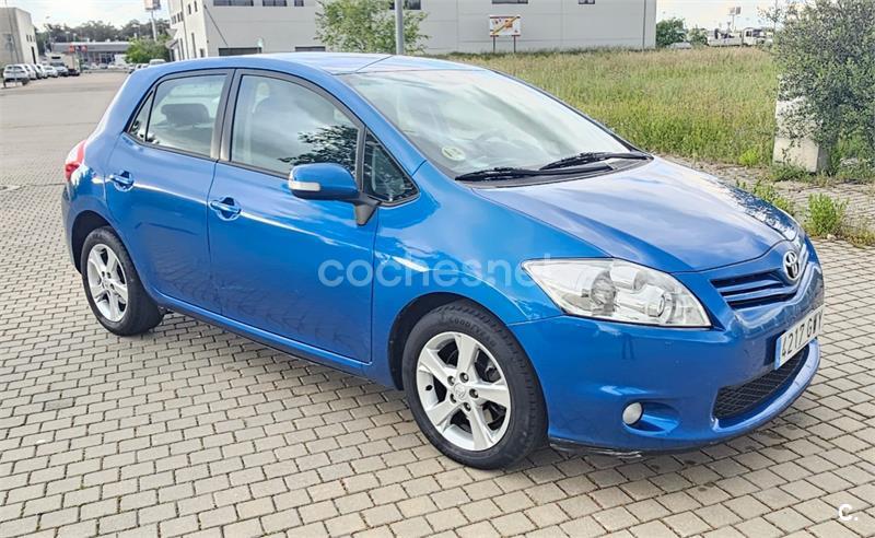 TOYOTA Auris 2.0 D4D Luna Plus