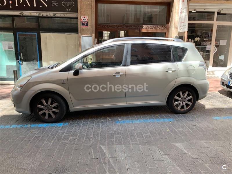 TOYOTA Corolla Verso