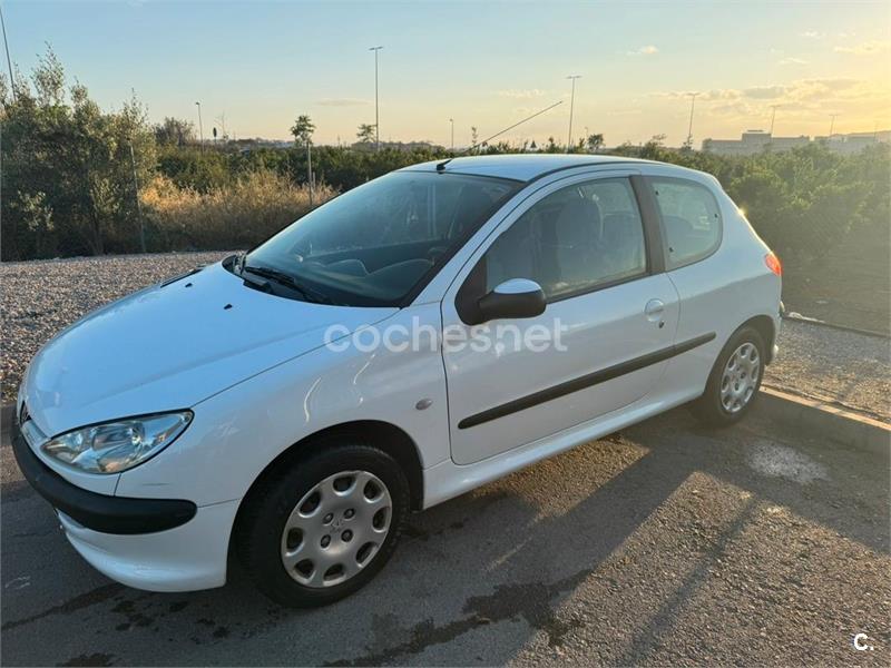 PEUGEOT 206