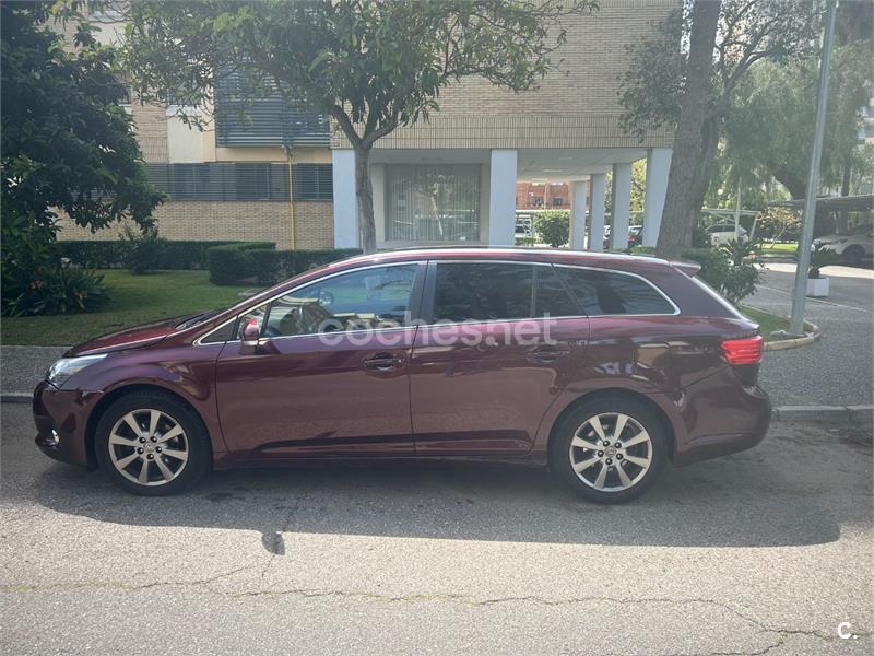 TOYOTA Avensis 120D Advance Cross Sport
