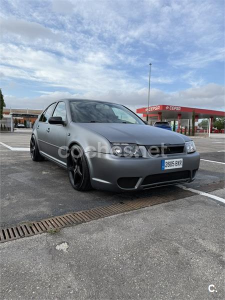 VOLKSWAGEN Bora 1.6 CONCEPTLINE