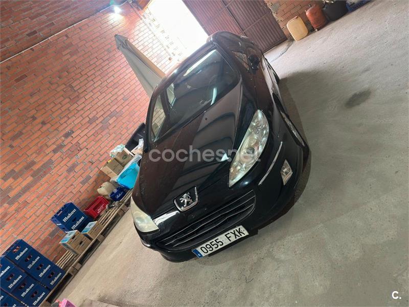 PEUGEOT 407