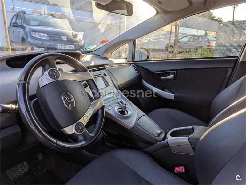 TOYOTA Prius 1.8 HSD ADVANCE