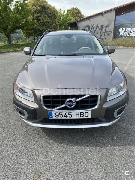 VOLVO XC70 2.4 D5 AWD Momentum Auto