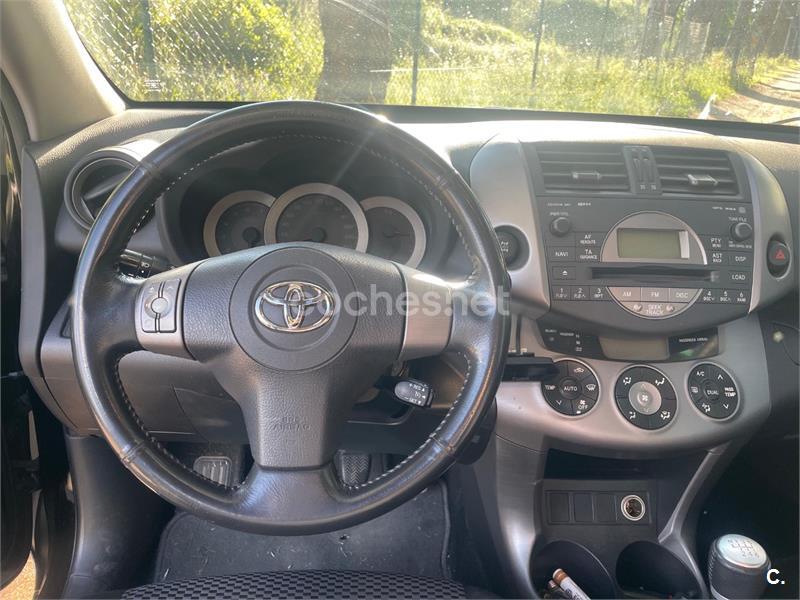 TOYOTA Rav4 2.2 D4D Luna