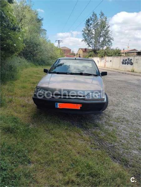 RENAULT R25
