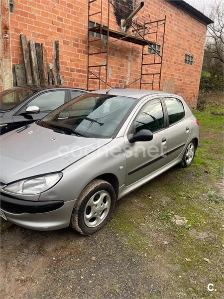 PEUGEOT 206