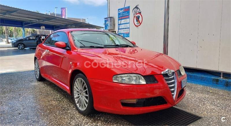 ALFA ROMEO GT 1.9 JTD Sport