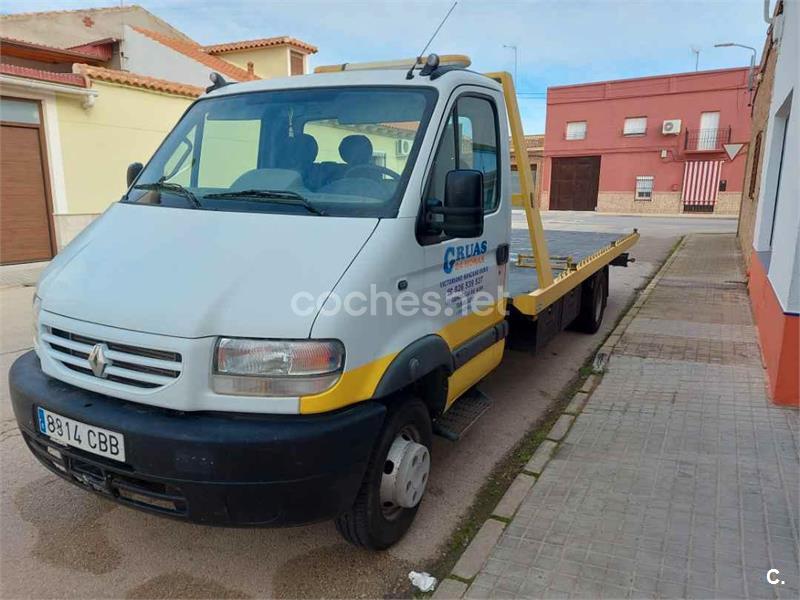 RENAULT Mascott