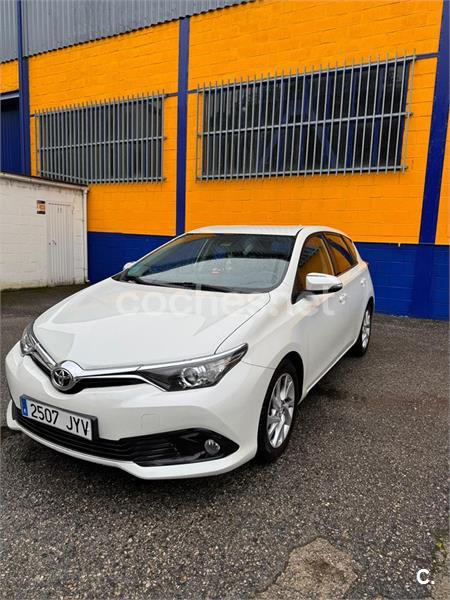 TOYOTA Auris 1.6 115D ADVANCE