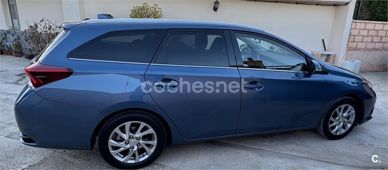 TOYOTA Auris 1.6 115D Active Touring Sports