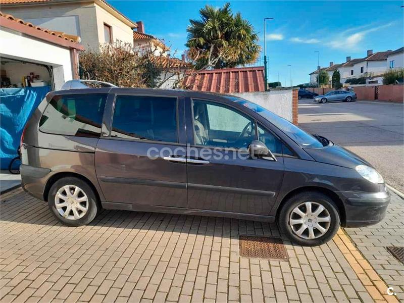 PEUGEOT 807