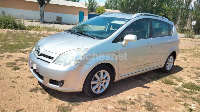 TOYOTA Corolla Verso