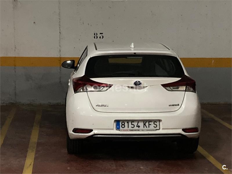 TOYOTA Auris 1.8 140H Active Touring Sports