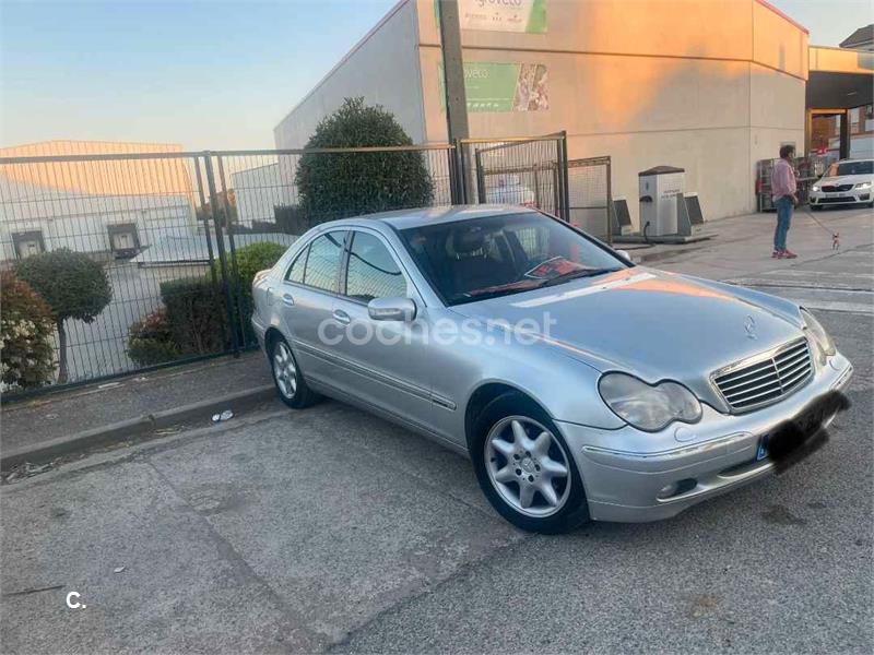 MERCEDES-BENZ Clase C
