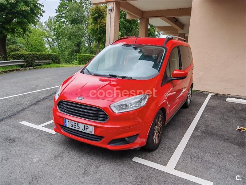 FORD Tourneo Courier 1.0 EcoBoost Titanium