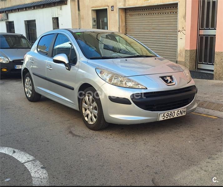 PEUGEOT 207 1.4 75 Urban