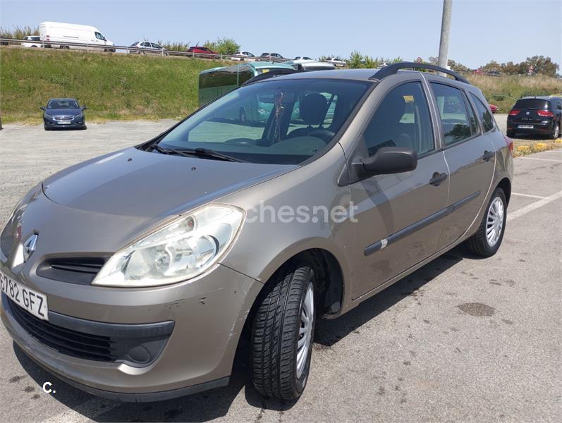 RENAULT Clio Grand Tour Authentique 1.2 16v 75 eco2